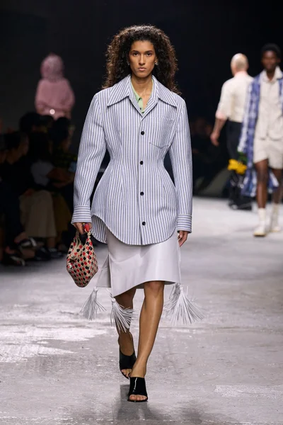 Look 28